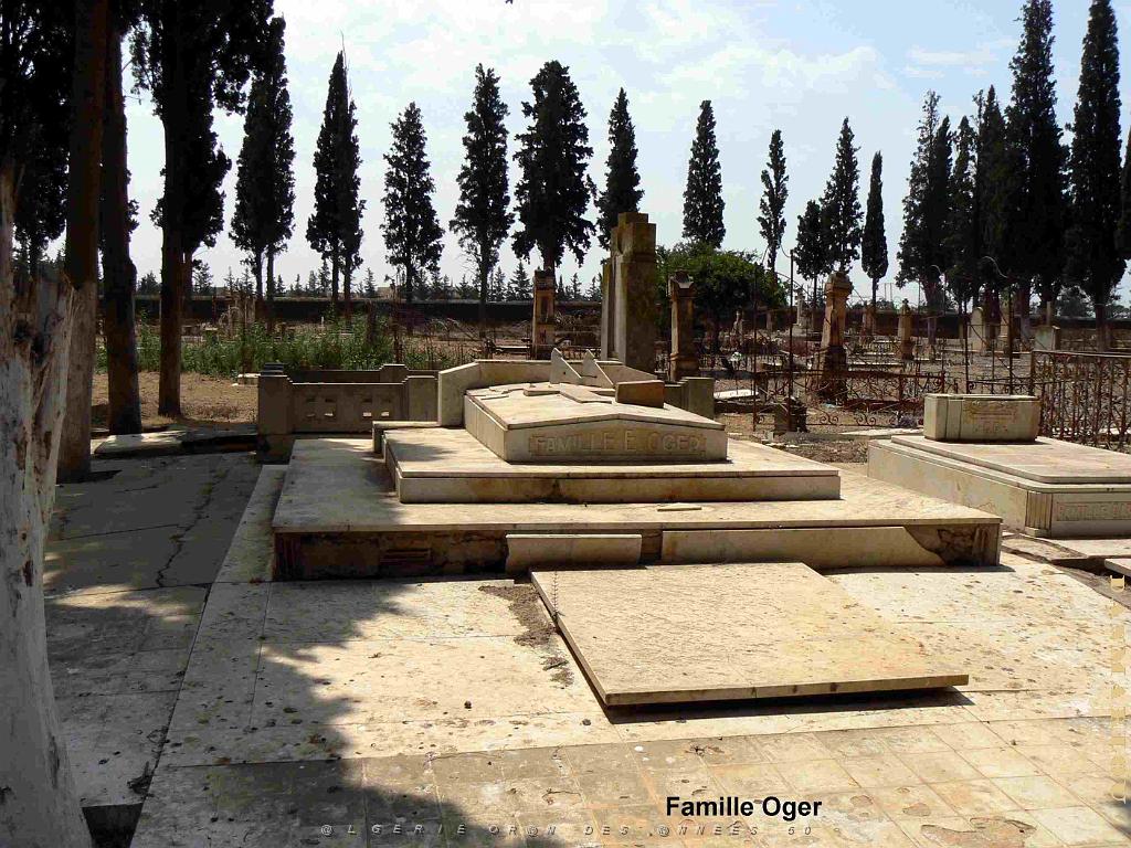 HAMMAM BOU HADJAR 2009 LE CIMETIERE   (38).jpg